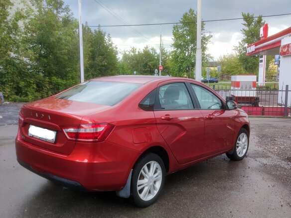 2019 Lada (ВАЗ) Vesta I, красный, 1100000 рублей - вид 3