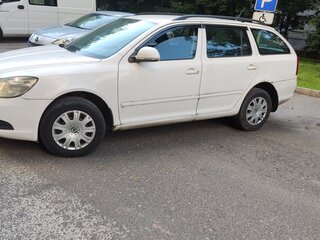 2012 Skoda Octavia II (A5) Рестайлинг, белый, 620000 рублей, вид 4