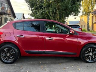 2011 Renault Megane III, пурпурный, 800000 рублей, вид 5