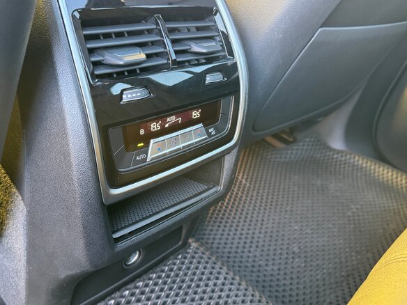 2019 BMW X5 50i IV (G05/G18), чёрный, 5390000 рублей - вид 18