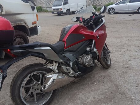 2011 Honda VFR 1200, красный, 500000 рублей, вид 4