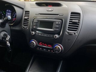 2017 Kia Cerato III Рестайлинг (Classic), белый, 1350000 рублей, вид 5
