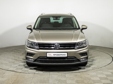 2017 Volkswagen Tiguan II, бежевый, 2099700 рублей, вид 2