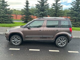 2016 Skoda Yeti I Рестайлинг, коричневый, 885000 рублей, вид 2