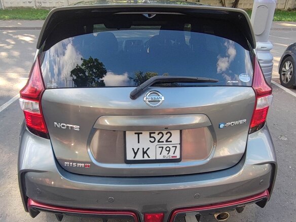 2017 Nissan Note Nismo e-Power II Рестайлинг, серый, 1650000 рублей - вид 2
