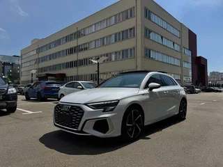 2023 Audi A3 Sportback 35 TFSI IV (8Y), белый, 2050000 рублей, вид 2