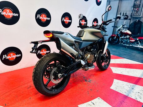 2026 Husqvarna Svartpilen 801, серый, 1350000 рублей, вид 3