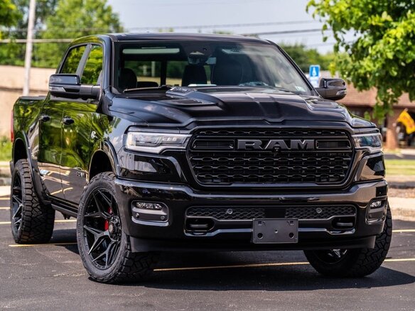 2026 Ram 1500 Crew Cab eTorque V Рестайлинг, чёрный, 16500000 рублей