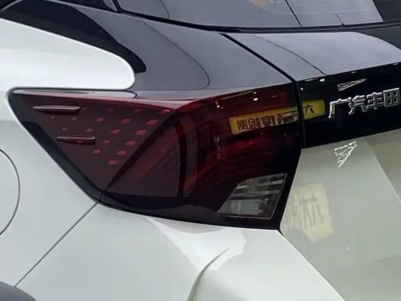 2022 Toyota Yaris L XP150 Рестайлинг, белый, 948000 рублей - вид 10