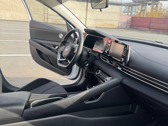 2023 Hyundai Elantra VII (CN7), белый, 2200000 рублей - вид 4