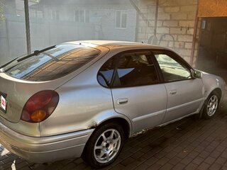 2001 Toyota Corolla VIII (E110) Рестайлинг, серебристый, 195000 рублей, вид 2