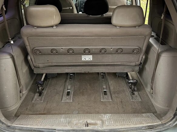 2003 Dodge Caravan IV, серый, 400000 рублей - вид 13