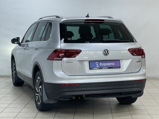 2017 Volkswagen Tiguan II, серебристый, 2100000 рублей, вид 5