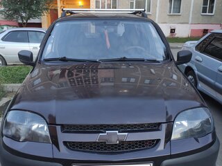 2012 Chevrolet Niva I Рестайлинг, коричневый, 450000 рублей, вид 3