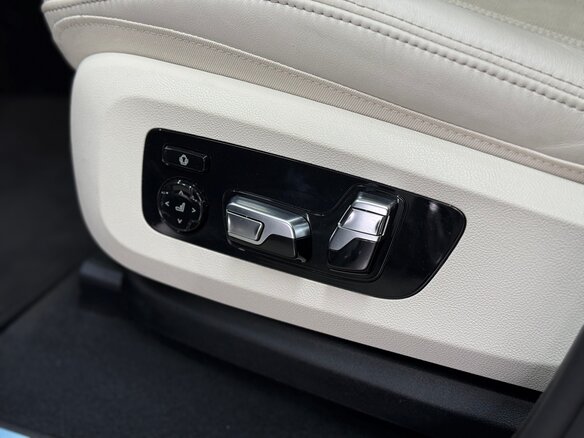 2025 BMW X6 40i III (G06) Рестайлинг, серый, 16380000 рублей - вид 13