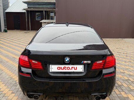 2016 BMW 5 серии 550i xDrive VI (F10/F11/F07) Рестайлинг, синий, 2900000 рублей, вид 5
