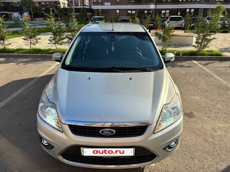 2008 Ford Focus II Рестайлинг, серебристый, 650000 рублей, вид 3