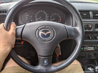 1998 Mazda 323 V (BA), голубой, 115000 рублей, вид 3