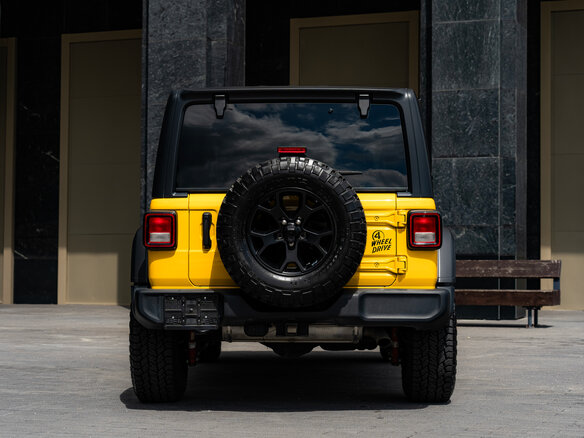 2021 Jeep Wrangler IV (JL), жёлтый, 4900000 рублей - вид 5