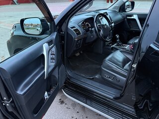 2021 Toyota Land Cruiser Prado 150 Series Рестайлинг 3, чёрный, 5900000 рублей, вид 5