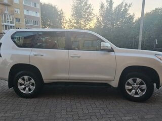 2020 Toyota Land Cruiser Prado 150 Series Рестайлинг 3, белый, 5700000 рублей, вид 4