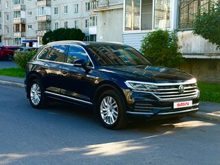 2021 Volkswagen Touareg III, чёрный, 6500000 рублей, вид 4