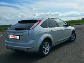 2011 Ford Focus II Рестайлинг, серебристый, 570000 рублей, вид 3