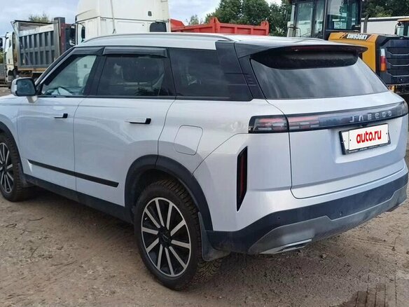 2024 Jaecoo J7 I, серый, 2750000 рублей - вид 6