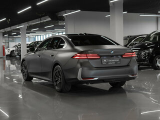 2023 BMW 5 серии 530i xDrive VIII (G60/G61/G68), серый, 6900000 рублей, вид 4