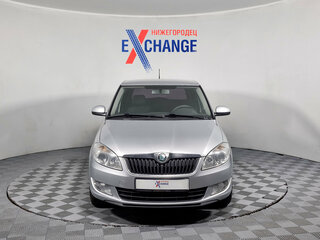 2012 Skoda Fabia II Рестайлинг, серебристый, 509000 рублей, вид 1