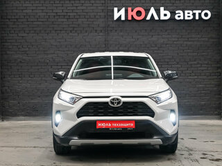 2021 Toyota RAV4 V (XA50), белый, 3250000 рублей, вид 2