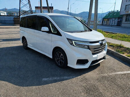 2020 Honda Stepwgn Spada V Рестайлинг, белый, 2140000 рублей, вид 2