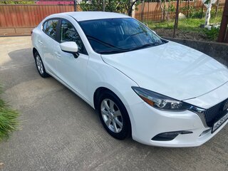 2017 Mazda 3 III (BM) Рестайлинг, белый, 1500000 рублей, вид 4