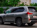 2018 Lexus LX 570 III Рестайлинг 2, серый, 8000000 рублей - вид 4