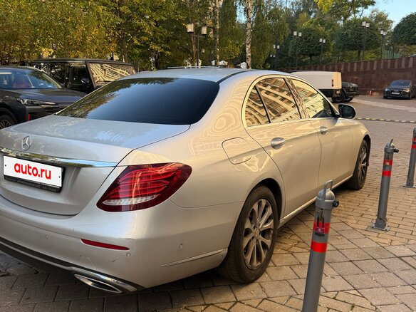 2016 Mercedes-Benz E-Класс 200 V (W213, S213, C238), серебристый, 2350000 рублей - вид 1