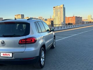 2015 Volkswagen Tiguan I Рестайлинг, серебристый, 1750000 рублей, вид 4