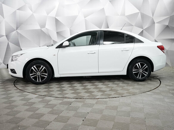 2012 Chevrolet Cruze I, белый, 650000 рублей - вид 1