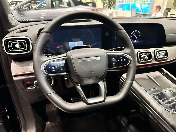 2025 Jaecoo J8, чёрный - вид 13
