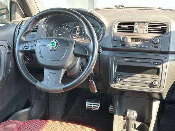 2012 Skoda Fabia II Рестайлинг, белый, 745000 рублей - вид 12