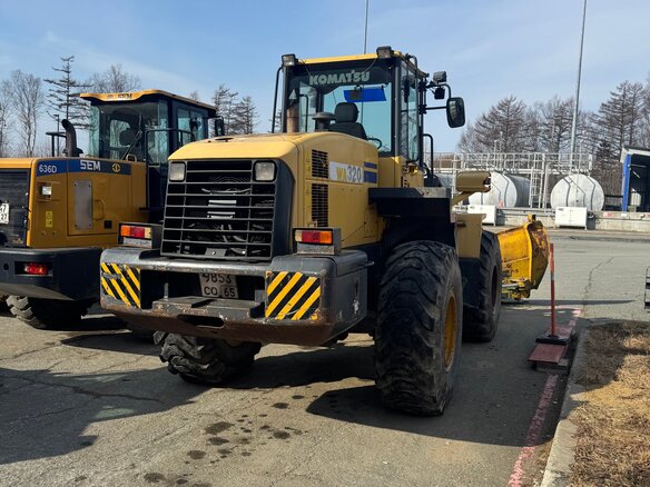 2005 Komatsu WA320-3, жёлтый, 4000000 рублей - вид 3