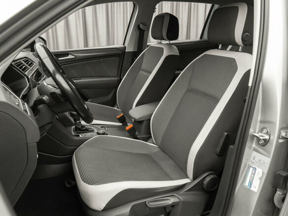 2018 Volkswagen Tiguan II, серебристый - вид 8