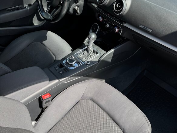 2016 Audi A3 III (8V) Рестайлинг, синий, 1840000 рублей - вид 16