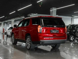 2025 Chevrolet Tahoe V Рестайлинг, красный, 14200000 рублей, вид 4