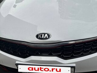 2021 Kia Rio IV Рестайлинг, белый, 1800000 рублей, вид 2