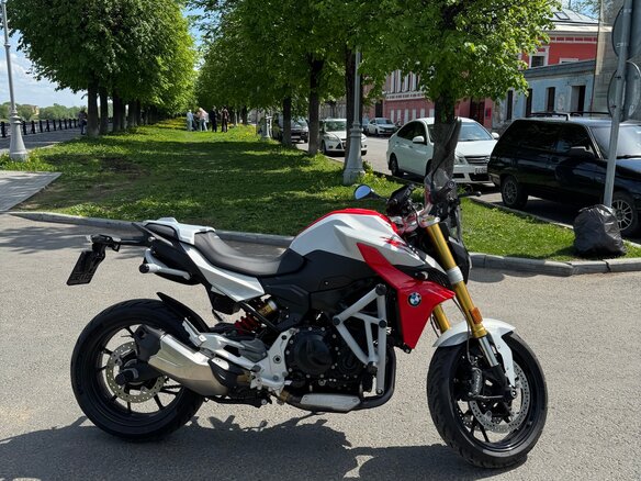 2020 BMW F 900 R, красный, 1049000 рублей - вид 1