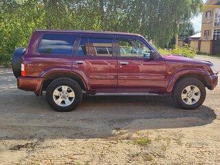 2003 Nissan Patrol V (Y61), красный, 1700000 рублей, вид 3