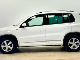 2016 Volkswagen Tiguan I Рестайлинг, белый, 1575000 рублей, вид 2