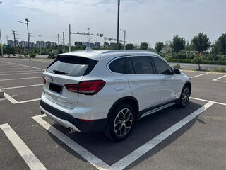 2022 BMW X1 Long 20Li sDrive II (F48) Рестайлинг, белый, 1758000 рублей, вид 4