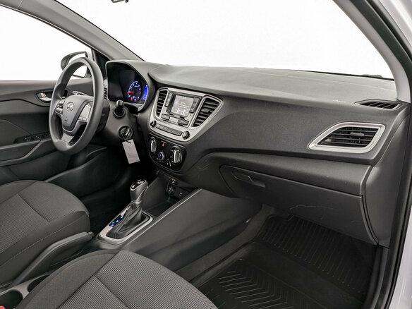2022 Hyundai Solaris II Рестайлинг, белый, 1500000 рублей - вид 10