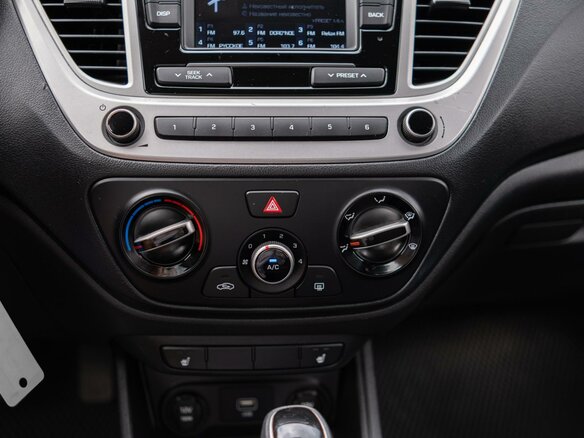 2019 Hyundai Solaris II, белый, 1415000 рублей - вид 13